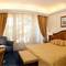 Отель Hotel More