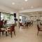 Отель Montenegro Beach Resort
