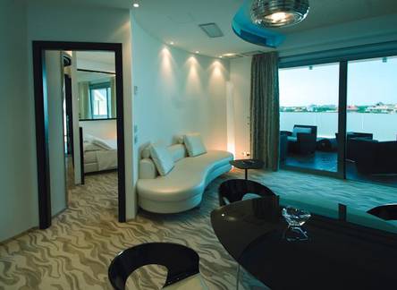 Отель Premier & Suites