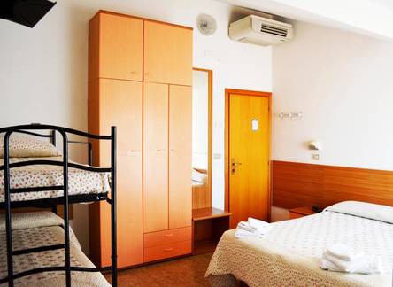Отель Hotel Universal