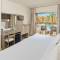 Отель H10 Cambrils Playa