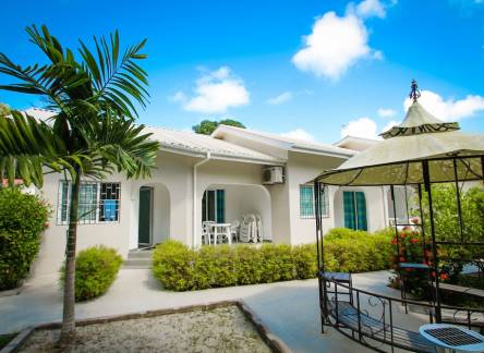 Отель Hide Away Holiday Apartments Apart