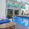 Отель Kc Beach Club & Pool Villas