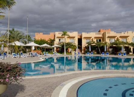 Отель Swiss Inn Pyramids Golf Resort