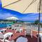 Отель 7Q Patong Beach Hotel