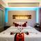 Отель 7Q Patong Beach Hotel