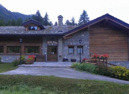 Отель Les Granges Hotel La Thuile