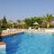 Отель Golden Dream Apartments