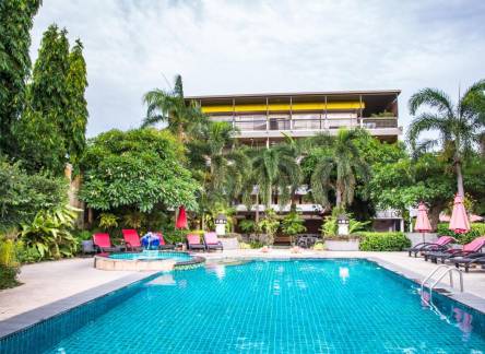Отель Lantana Pattaya Hotel & Resort