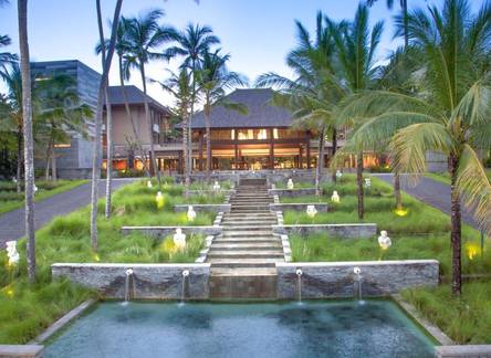 Отель Courtyard by Marriott Bali Nusa Dua