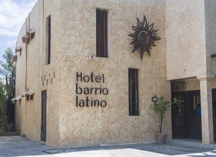 Отель Barrio Latino Hotel, Playa del Carmen