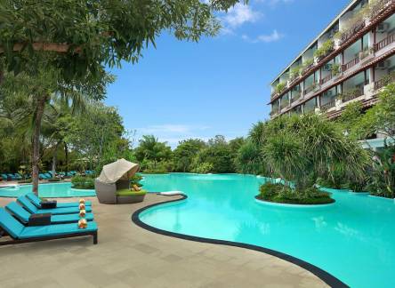 Отель Swiss-Belhotel Segara Resort & Spa