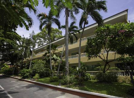 Отель Twin Palms Resort Pattaya