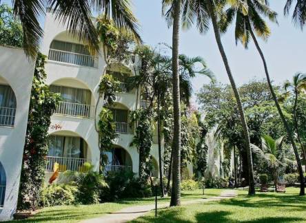 Отель The Plaza Beach Hotel