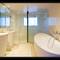 Отель White Pearl Suites