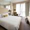 Отель Centro Al Manhal Abu Dhabi by Rotana