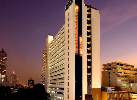 Отель Furama Silom
