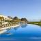 Отель Xeliter Golden Bear Lodge & Golf
