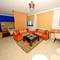 Отель Oasis Hotel & Spa