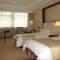 Отель Southern Airlines Pearl Hotel