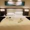 Отель Southern Airlines Pearl Hotel