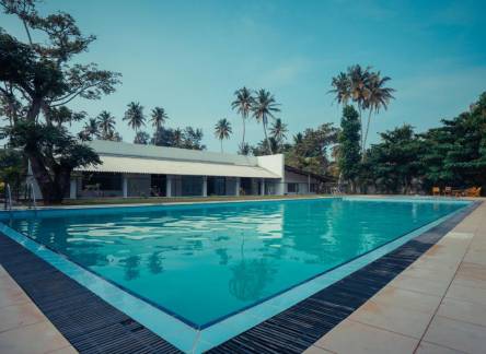 Отель Reef Garden Hotel