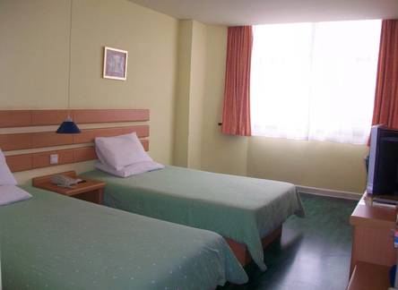 Отель Qingdao Guoren Hotel