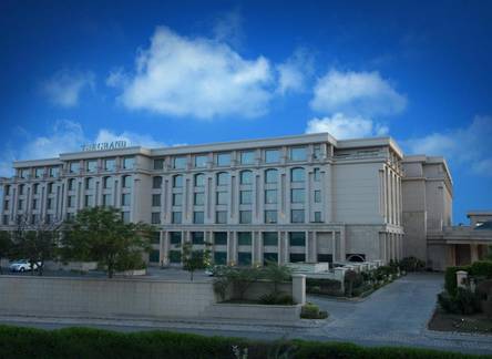 Отель The Grand New Delhi