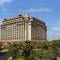 Отель The Leela Palace New Delhi
