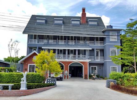 Отель Perennial Resort