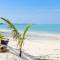 Отель Mai Khaolak Beach Resort & Spa