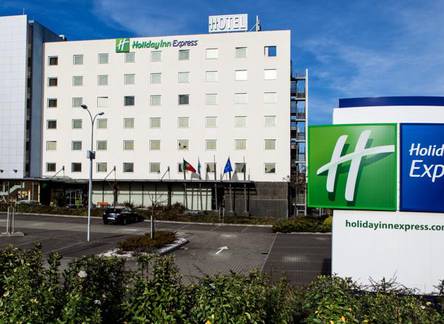 Отель Holiday Inn Express Lisbon-Oeiras