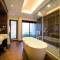 Отель Maritim Crystals Beach Hotel