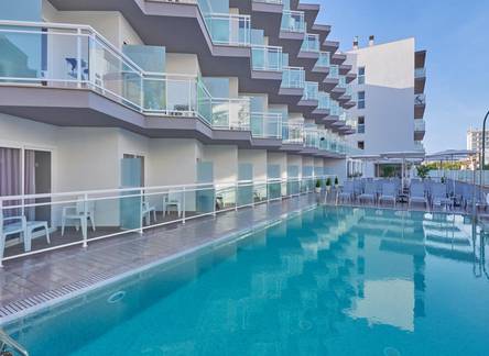 Отель BQ Hotel Amfora Beach