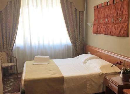 Отель Hotel Gallery House