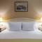 Отель Aston Hotel
