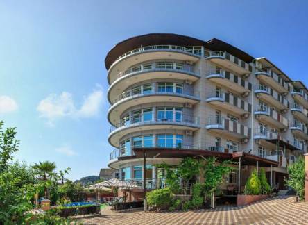 Отель Family Resort Милоо