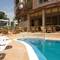 Отель Sea Breeze Apt