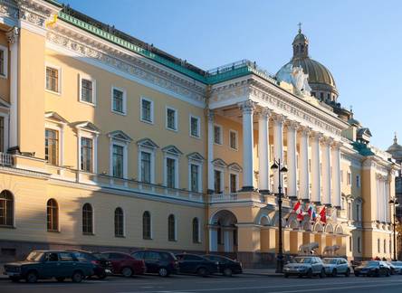 Отель Four Seasons Lion Palace