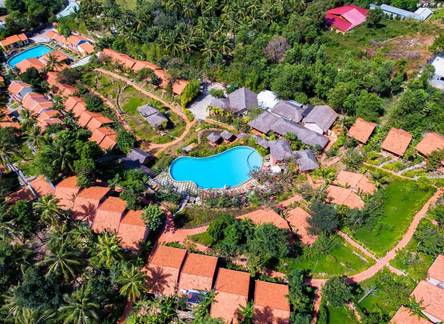Отель Hillside Village Resort