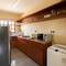 Отель Le Relax Self Catering Apartment