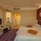 Отель Zhongyu Century Grand Hotel