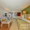 Отель Beachcomber Le Victoria