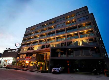 Отель Memo Suite Pattaya