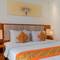 Отель The Sun Hotel & Spa