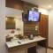 Отель Patong Max Value Hotel