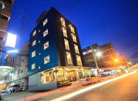 Отель Hotel The Journey Patong New