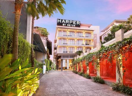 Отель Harper Kuta Hotel by Aston Hotels
