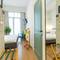 Отель The Caravan Bed & Breakfast