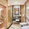 Отель Majestic Boutique Hotel Deluxe